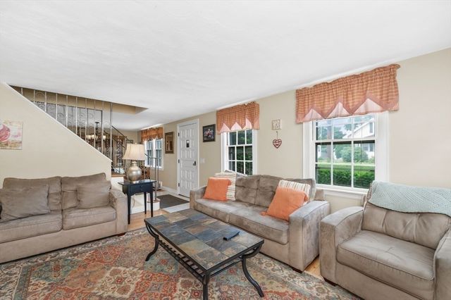 111 Warren St, Waltham, MA 02453