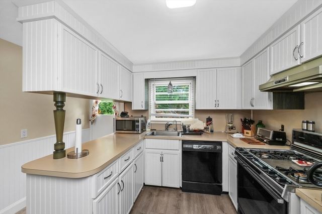 111 Warren St, Waltham, MA 02453