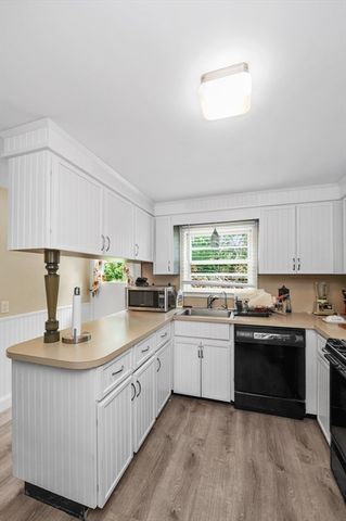 111 Warren St, Waltham, MA 02453