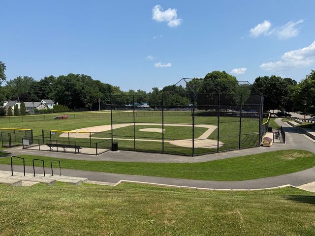111 Warren St, Waltham, MA 02453