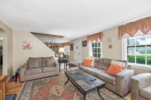 111 Warren St, Waltham, MA 02453