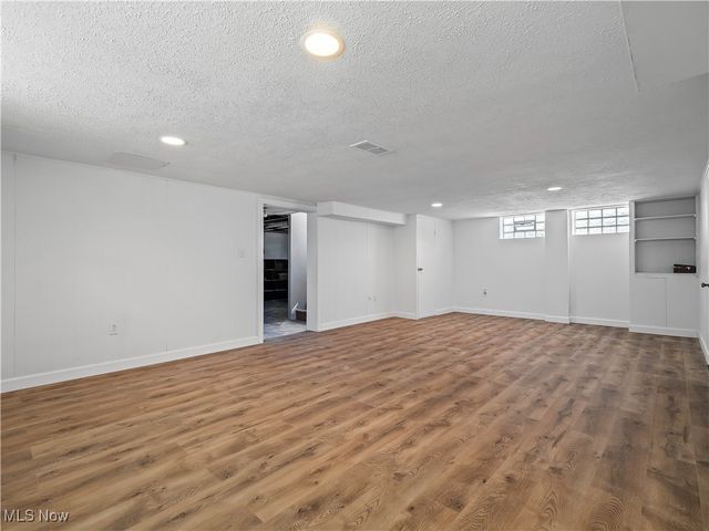 4000 Pershing Avenue, Parma, OH 44134