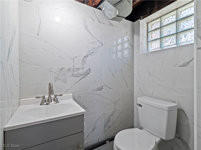 4000 Pershing Avenue, Parma, OH 44134