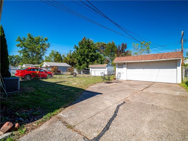 4000 Pershing Avenue, Parma, OH 44134