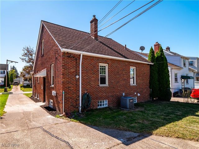 4000 Pershing Avenue, Parma, OH 44134