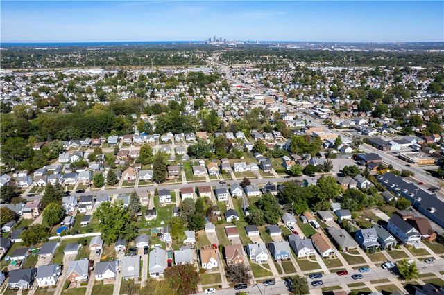 4000 Pershing Avenue, Parma, OH 44134