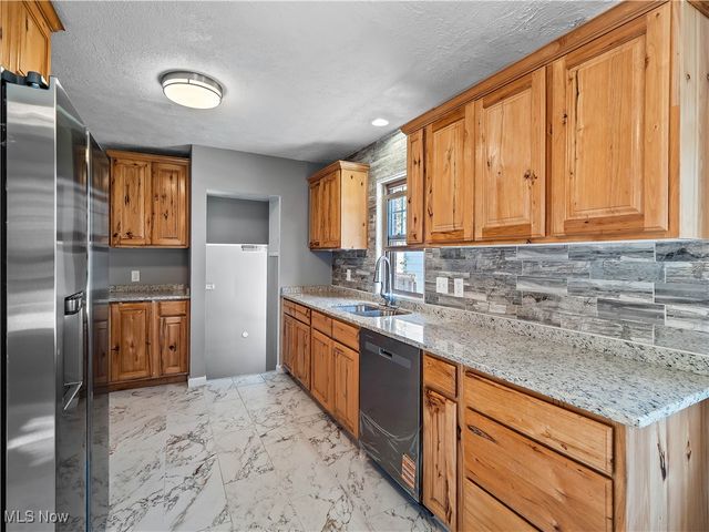 4000 Pershing Avenue, Parma, OH 44134