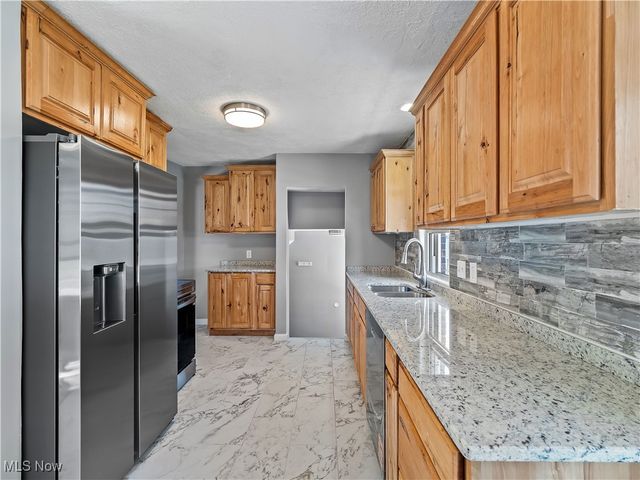 4000 Pershing Avenue, Parma, OH 44134