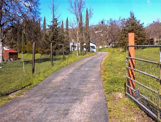 37314 Mistletoe Road, Yokuts Valley, CA 93675