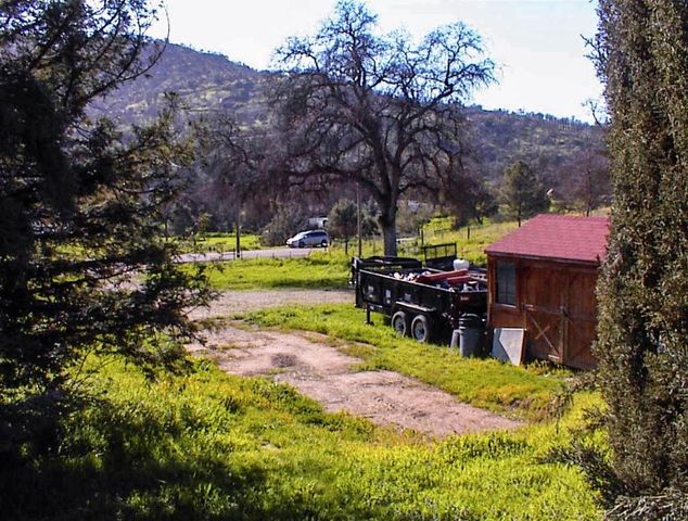 37314 Mistletoe Road, Yokuts Valley, CA 93675