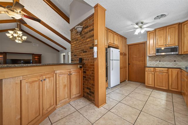 1910 Claiborne Drive, League City, TX 77573