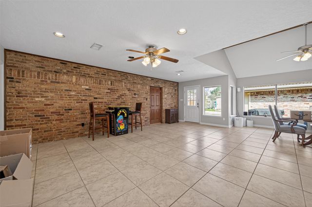 1910 Claiborne Drive, League City, TX 77573