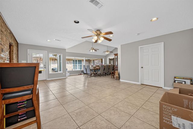 1910 Claiborne Drive, League City, TX 77573