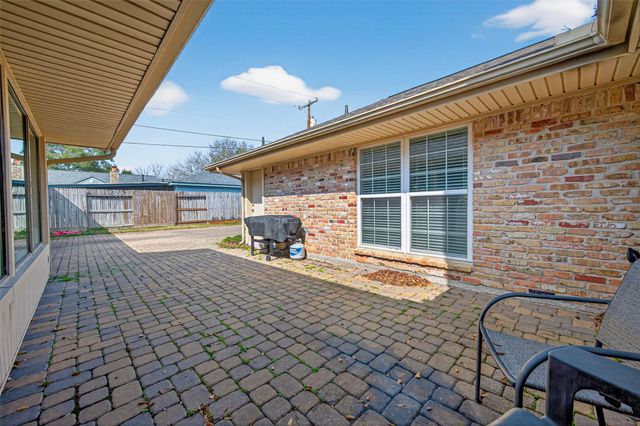 1910 Claiborne Drive, League City, TX 77573