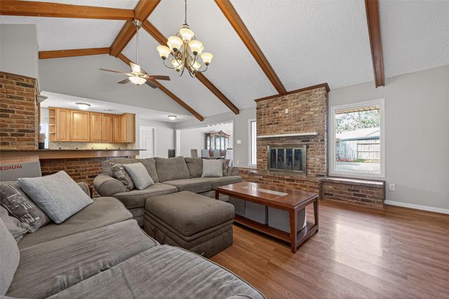 1910 Claiborne Drive, League City, TX 77573