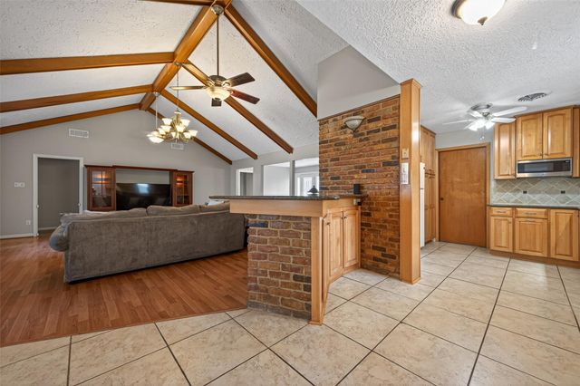 1910 Claiborne Drive, League City, TX 77573