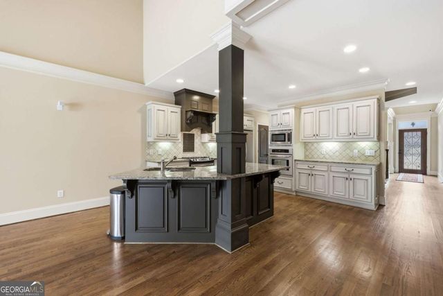 1786 Cambridge Square, Watkinsville, GA 30677