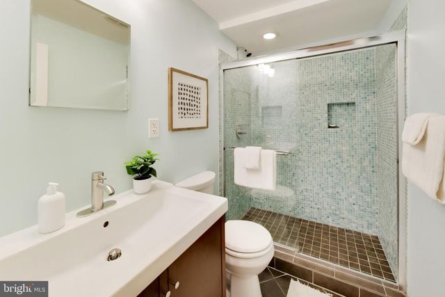 1404 CONSTITUTION AVE NE, Washington, DC 20002