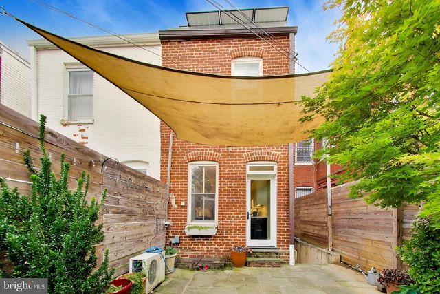 1404 CONSTITUTION AVE NE, Washington, DC 20002