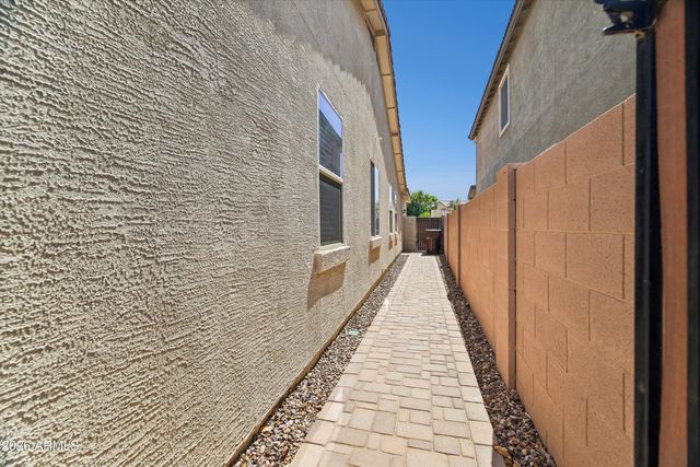 910 E CRIMM Road, San Tan Valley, AZ 85143