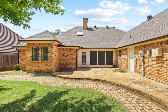 504 Evergreen Drive, Hurst, TX 76054
