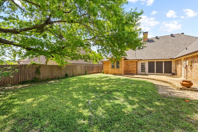 504 Evergreen Drive, Hurst, TX 76054