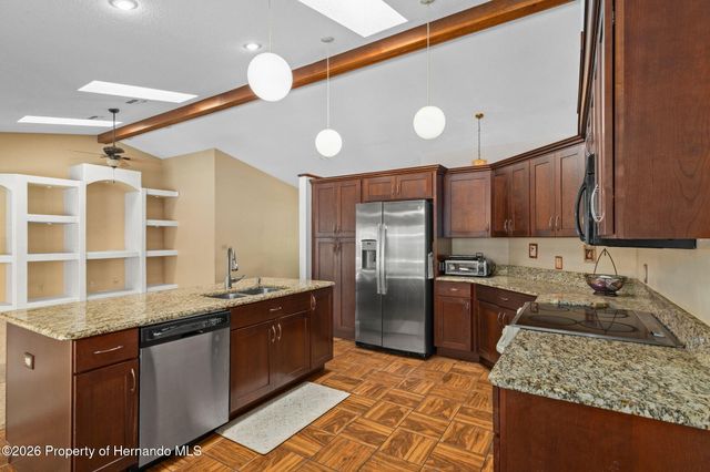 8959 Nakoma Way, Weeki Wachee, FL 34613