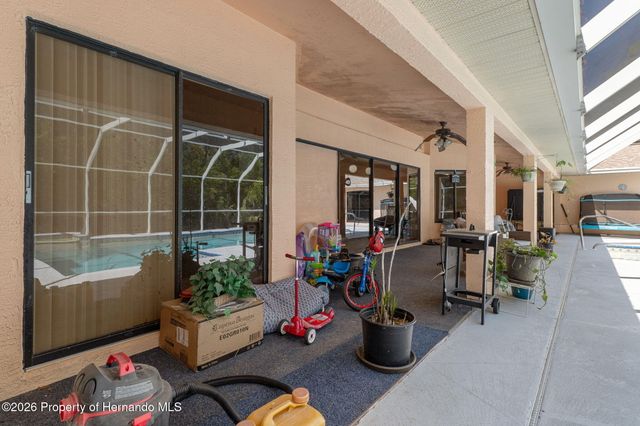8959 Nakoma Way, Weeki Wachee, FL 34613