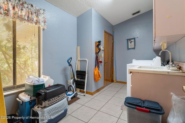 8959 Nakoma Way, Weeki Wachee, FL 34613
