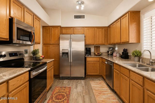 17284 N PONCA Way, Surprise, AZ 85374