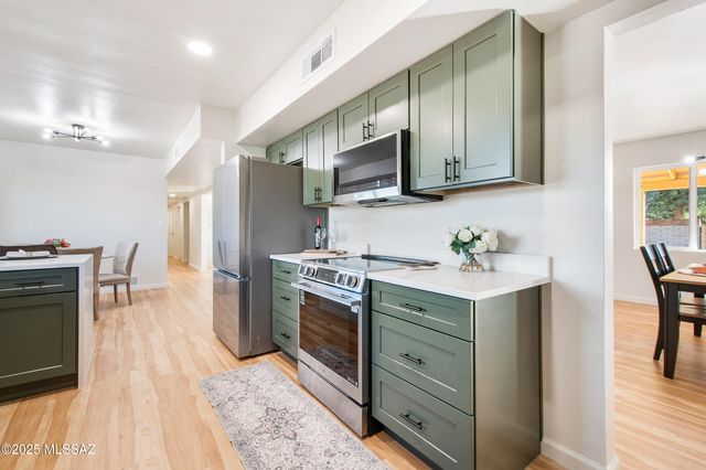 5532 E Burns Street, Tucson, AZ 85711