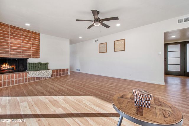 5532 E Burns Street, Tucson, AZ 85711