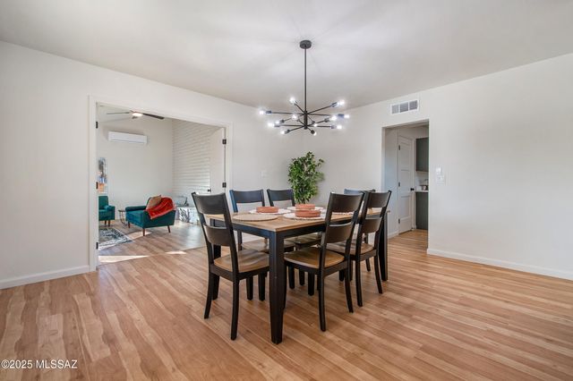 5532 E Burns Street, Tucson, AZ 85711