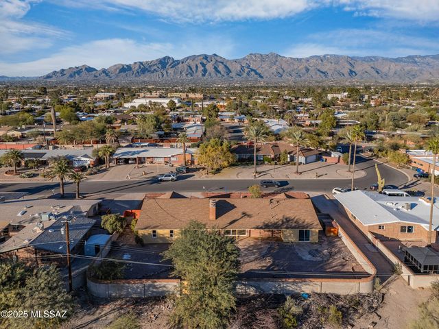 5532 E Burns Street, Tucson, AZ 85711