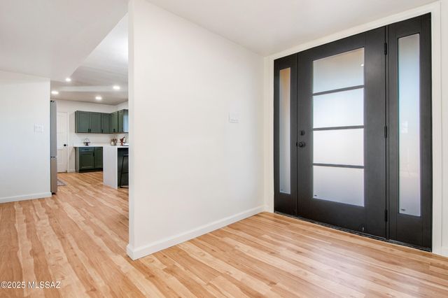 5532 E Burns Street, Tucson, AZ 85711