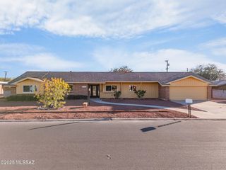 5532 E Burns Street, Tucson, AZ 85711