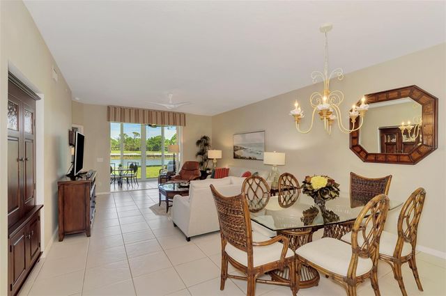 8911 VERANDA WAY 211, Sarasota, FL 34238