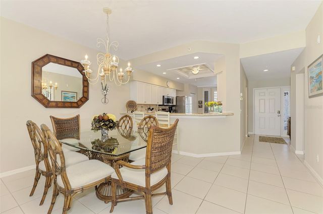 8911 VERANDA WAY 211, Sarasota, FL 34238