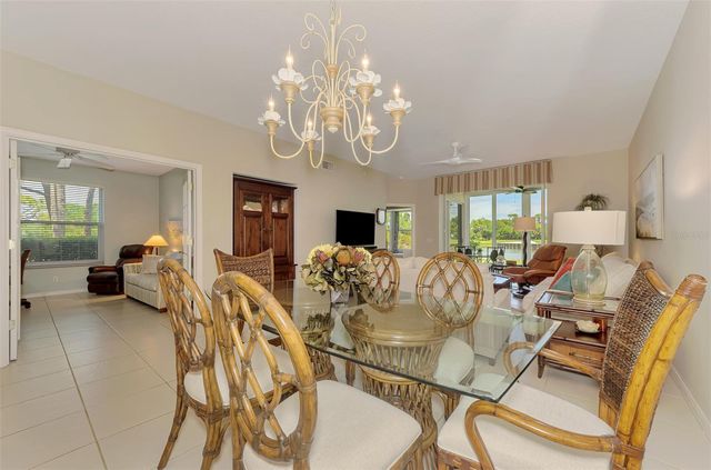 8911 VERANDA WAY 211, Sarasota, FL 34238