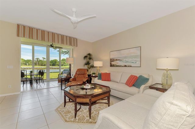 8911 VERANDA WAY 211, Sarasota, FL 34238