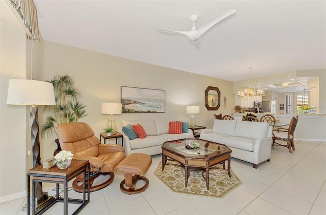 8911 VERANDA WAY 211, Sarasota, FL 34238