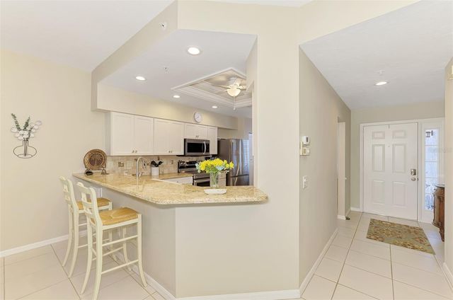 8911 VERANDA WAY 211, Sarasota, FL 34238