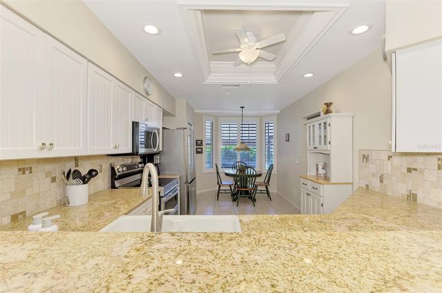 8911 VERANDA WAY 211, Sarasota, FL 34238