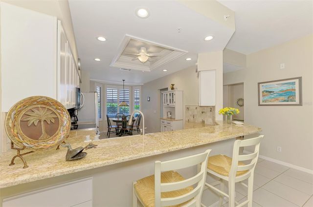 8911 VERANDA WAY 211, Sarasota, FL 34238