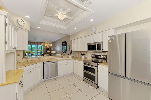 8911 VERANDA WAY 211, Sarasota, FL 34238