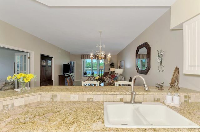 8911 VERANDA WAY 211, Sarasota, FL 34238