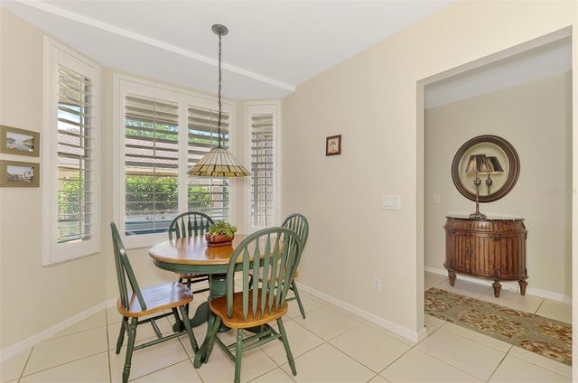 8911 VERANDA WAY 211, Sarasota, FL 34238