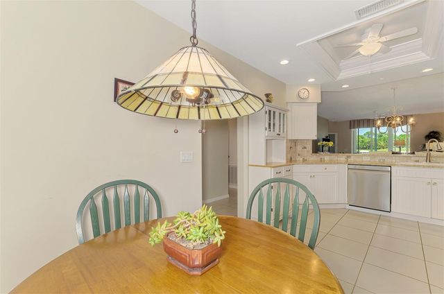 8911 VERANDA WAY 211, Sarasota, FL 34238