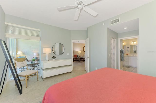 8911 VERANDA WAY 211, Sarasota, FL 34238