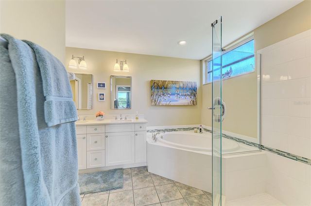 8911 VERANDA WAY 211, Sarasota, FL 34238